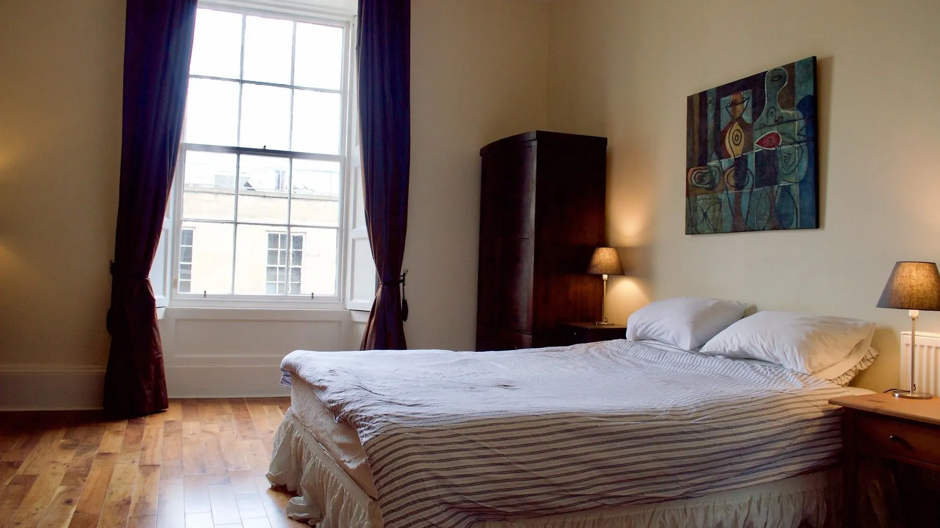 Fabulous 3 Bedroom Central Flat With Castle Views Edinburgh Apartment